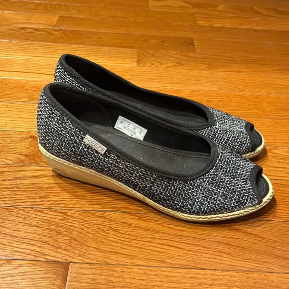 Keen Shoes - BEST OF SHOES HOST PICK🎉🎉🎉🎉🎉🎉Keen Wedges Open Toe! Adorable!!!